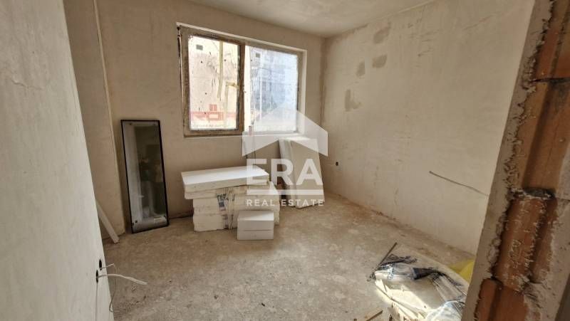 Продава се Двустаен апартамент в Варна, Погреби - 52 кв.м за 1597 €/кв.м - Снимка #4