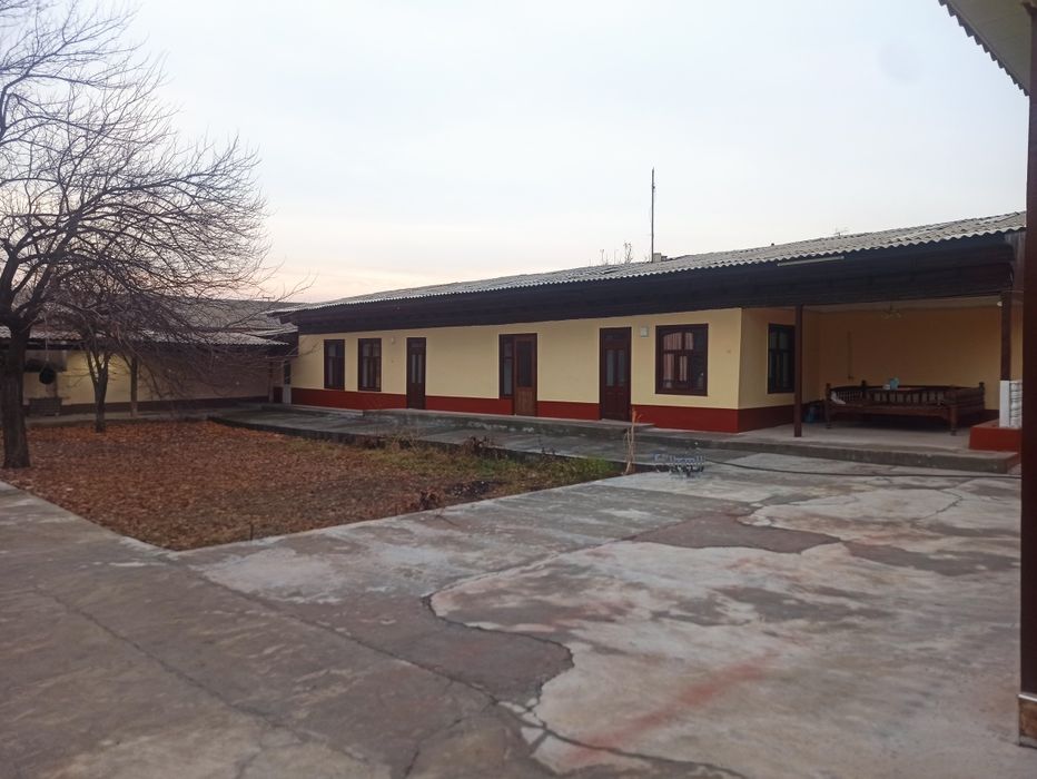 Ховли уй сотилади 9 сутих 7хона