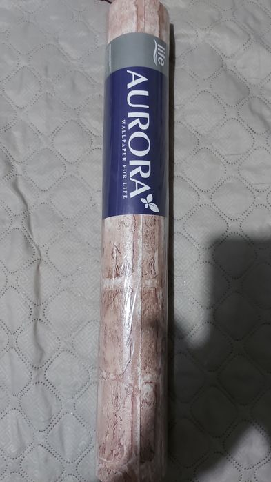 Кафель  и дверной добор обои