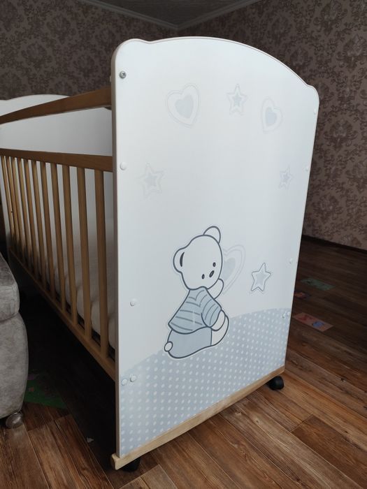 Продам кроватку детскую