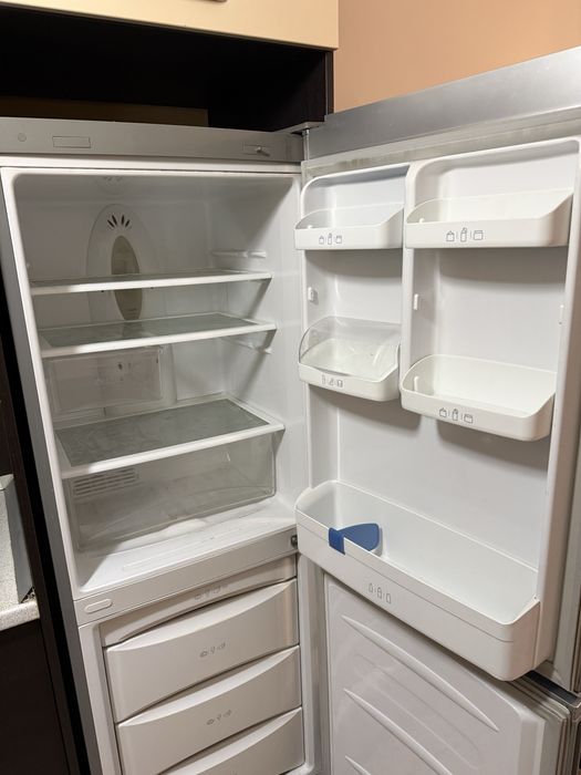 Хладилник с фризер LG