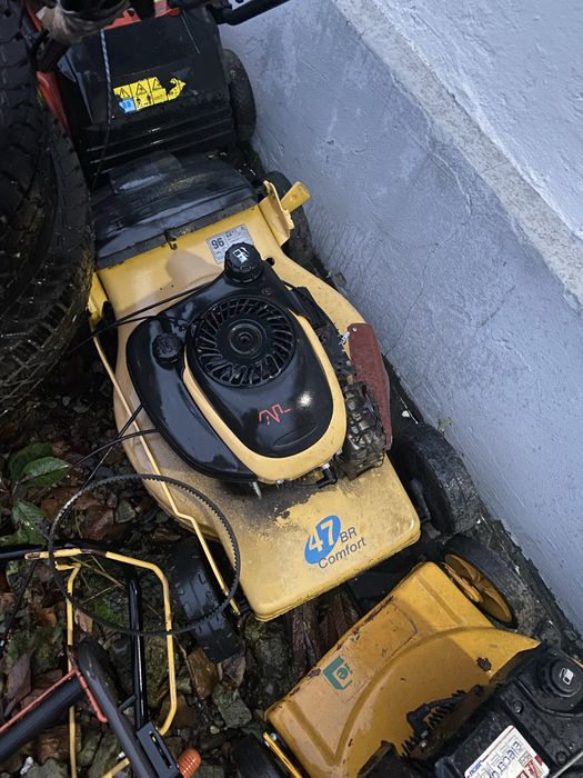 Vand masini de tuns iarba (la pachet)