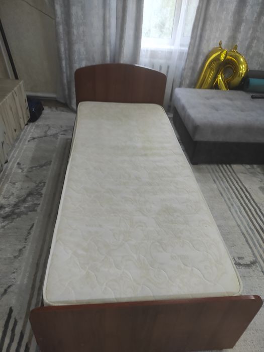 Продам кровать  односпальную