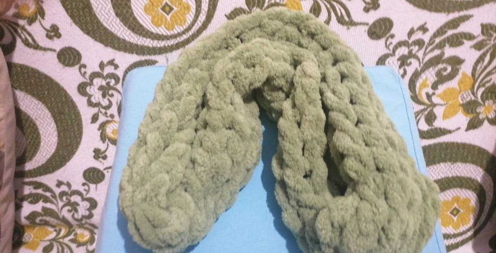 Продавам ръчно изплетени шалчета