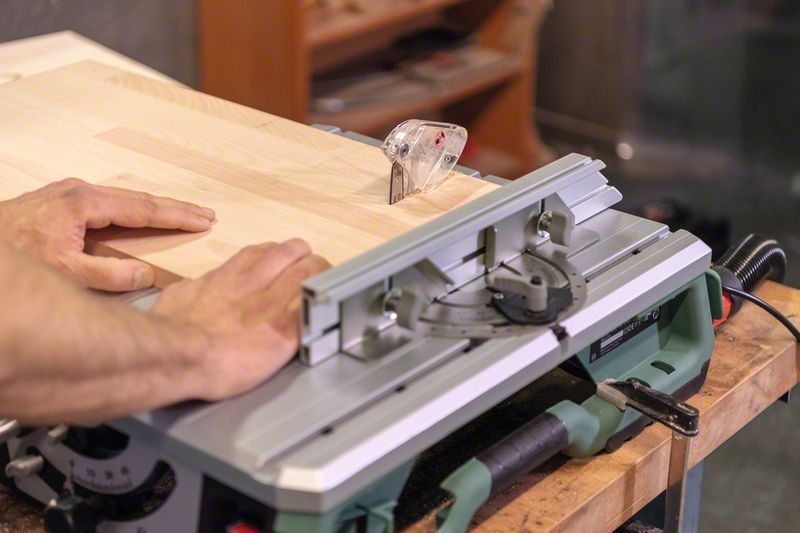 Торцовочная пила Bosch Advanced Table Cut52