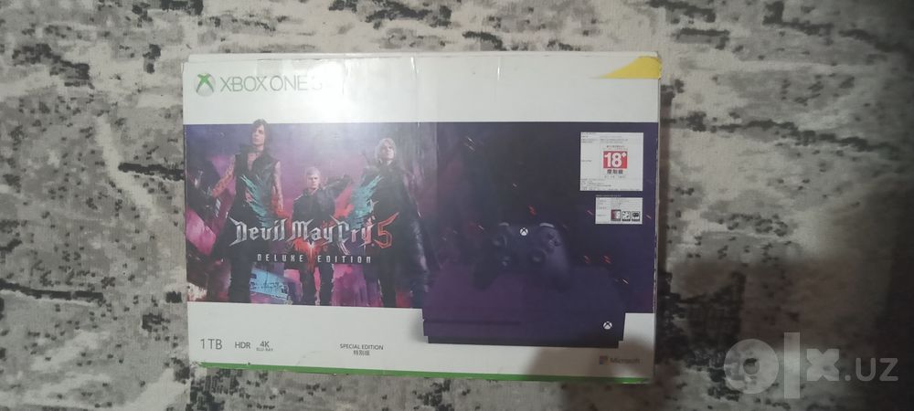 Xbox one S 1tb limited edition + диски