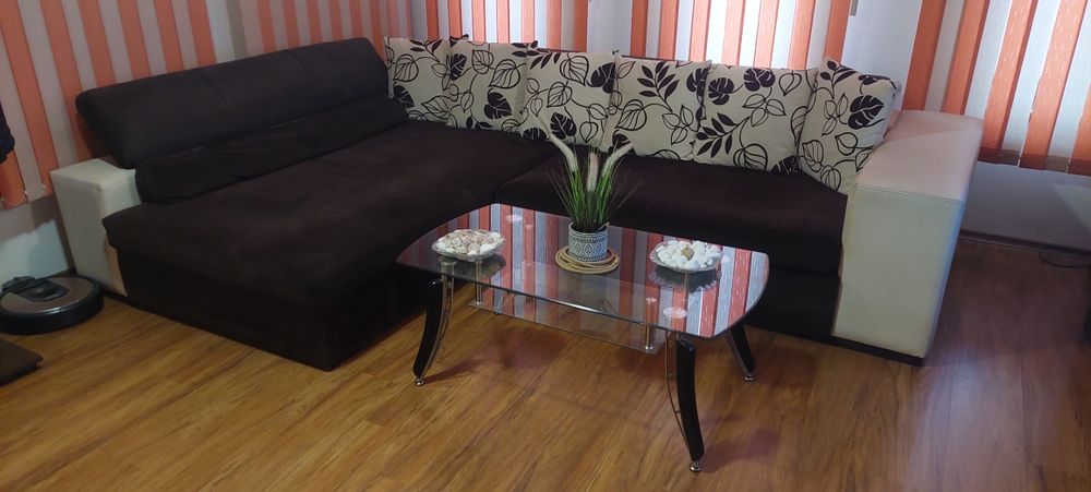 Масивен ъглов диван