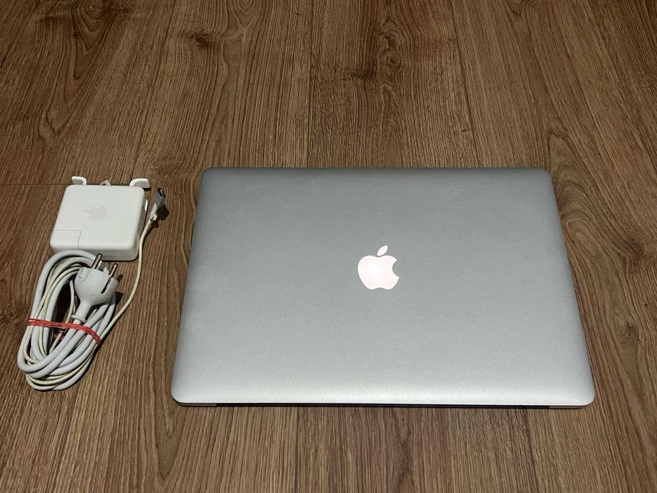 Macbook PRO i7 SSD 256GB 8GB RAM A1398 display15' incarcator