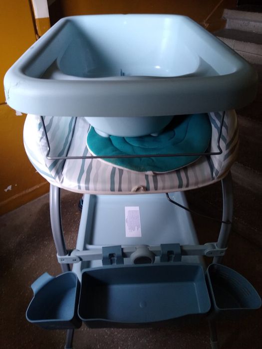 Masă de înfășat cu cădiță și scaun pt masă Chicco