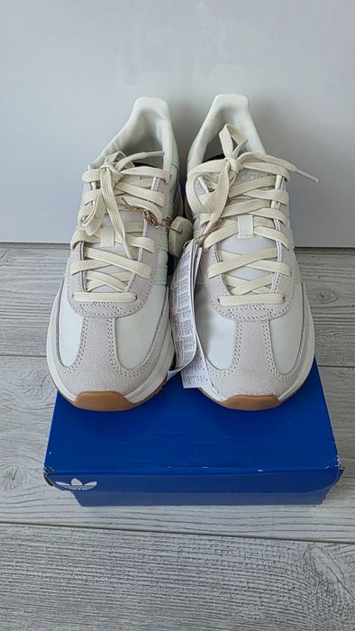 Adidas Run 70s 2.0 J Crem / Verde deschis – Mărimea 38 - Nou cu eticheta