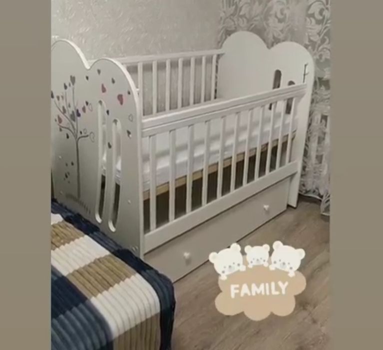 Детская кроватка
