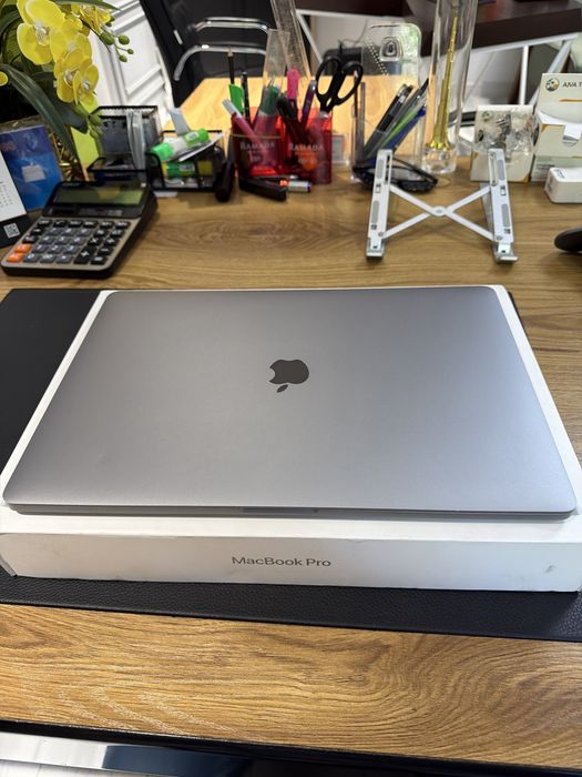 MacBook Pro 16 inch 2019 16/512gb