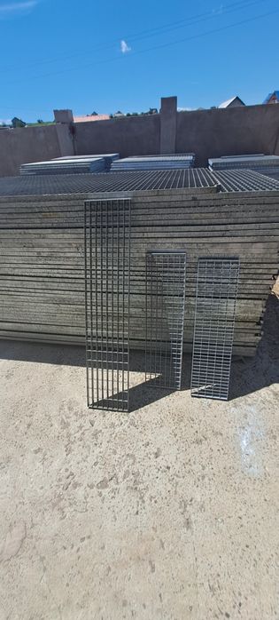 Grilaje-trepte zincate 125x24