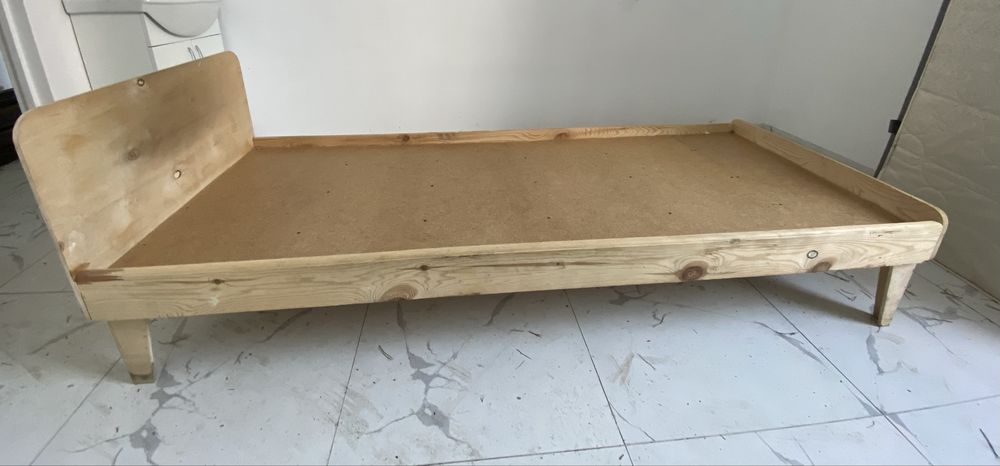 Продам кровать с матрасом