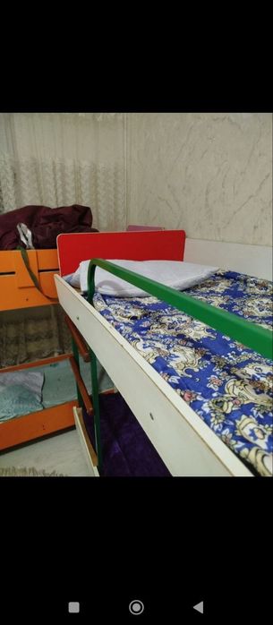 Детская кровать, стол и  стулья, подставка для обуви по низкой цене.