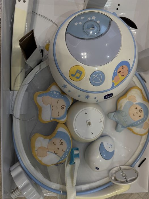 Продам детскую мобиль chicco