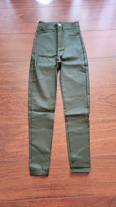 Pantaloni cerati
