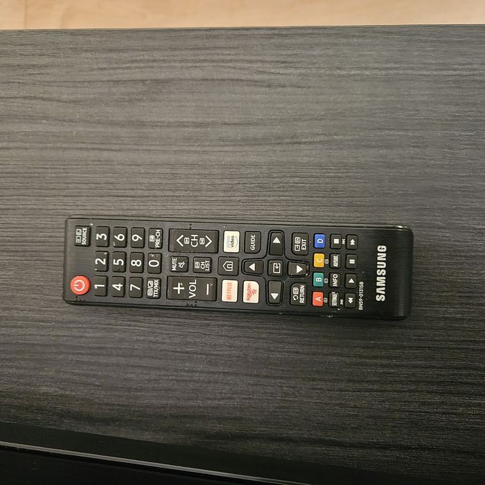 Samsung 32" Smart TV Full HD UE32T5372 – отлично състояние