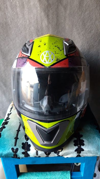 Шлем на мото итд.