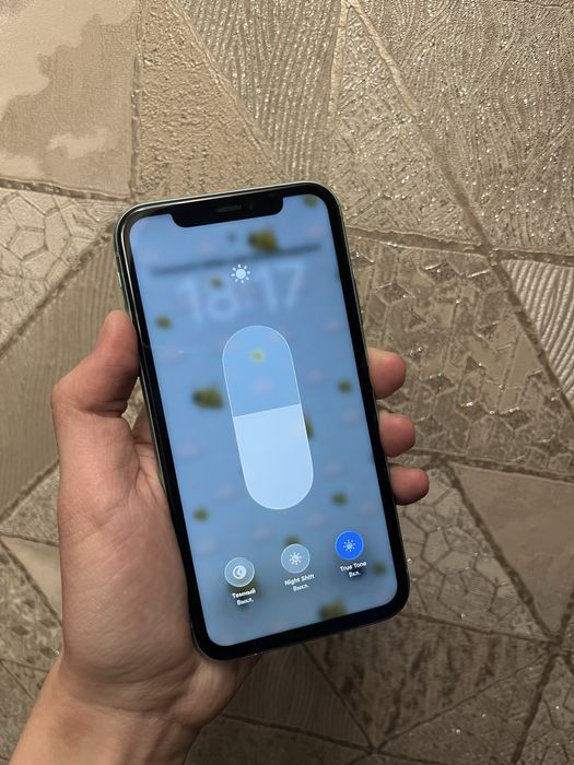 iphone 11  64gb 72акб