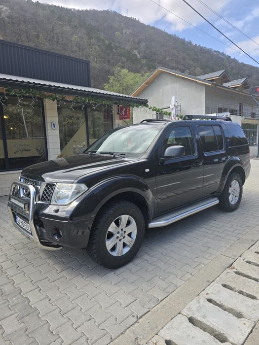 Masina nissan patfender