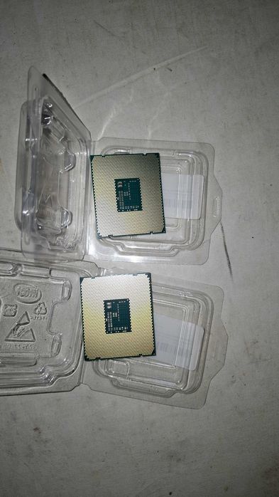 Intel Xeon E5- 2640 v3