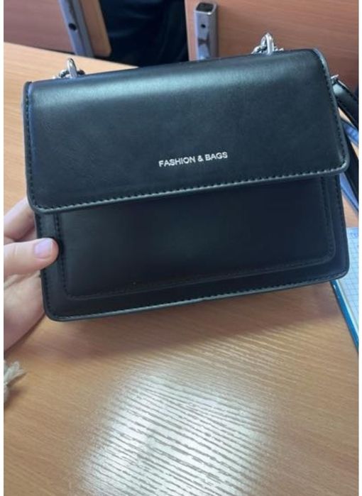 Продам женскую сумку