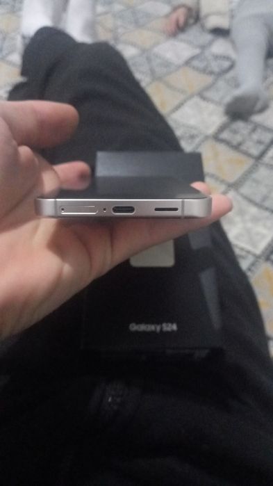 Срочно продам s24 samsung
