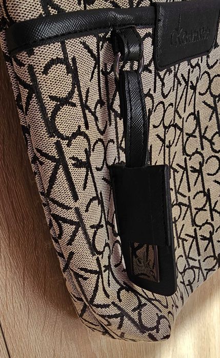 - Чанта през рамо -