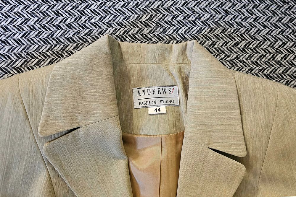 Елегантен дамски костюм Andrews