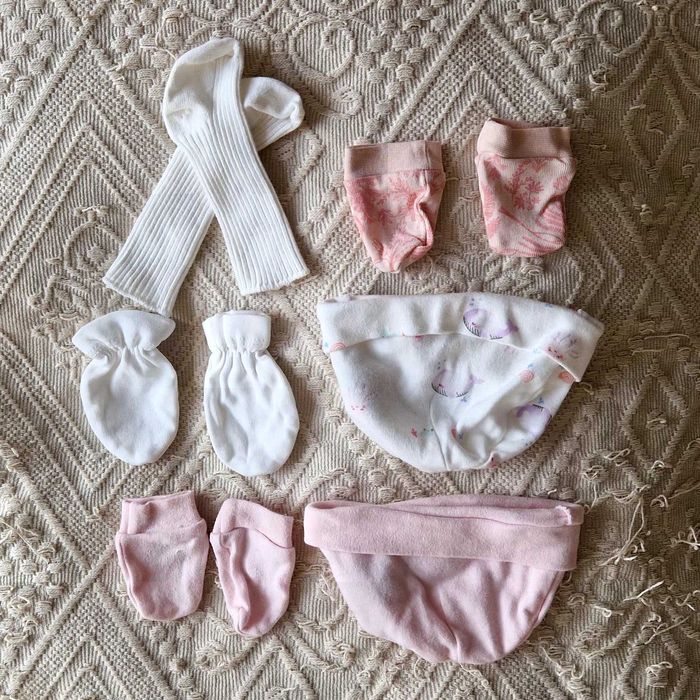 42 броя дрешки за момиченце + подарък