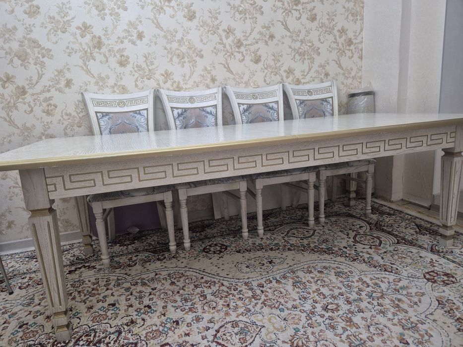 Продам б/у стол 3м