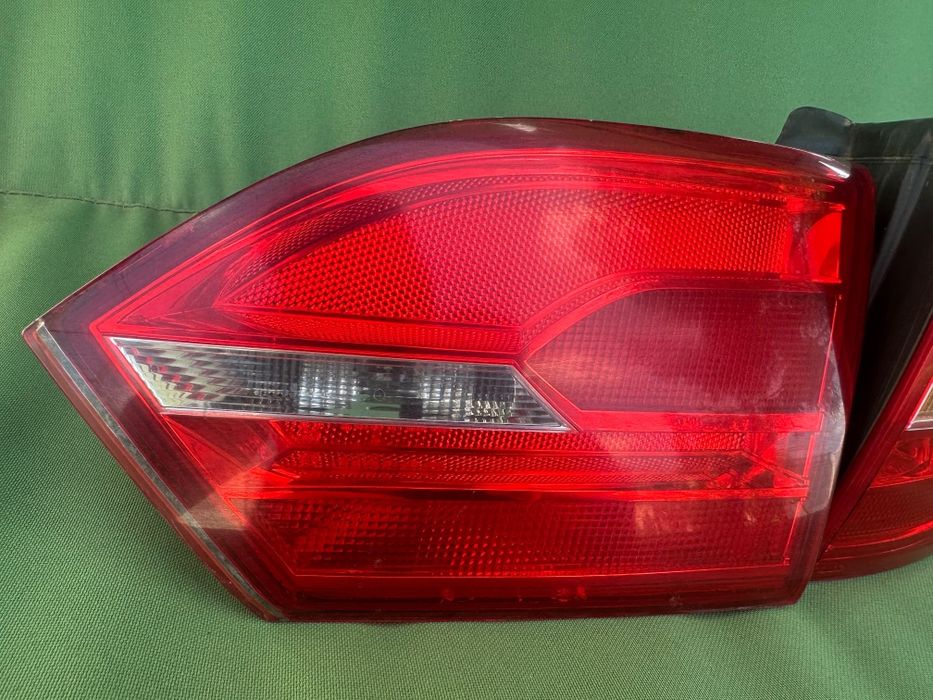 Vând stopuri spate pentru VW Jetta, model 2011–2015