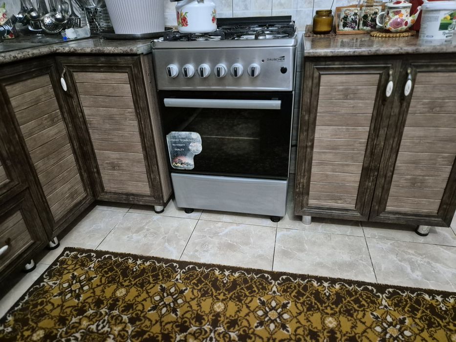 Продается кухонная гарнитура. (СРОЧНО)