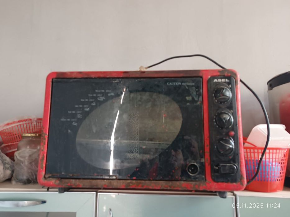 Продам свою электродуховку Asel, термос чайники