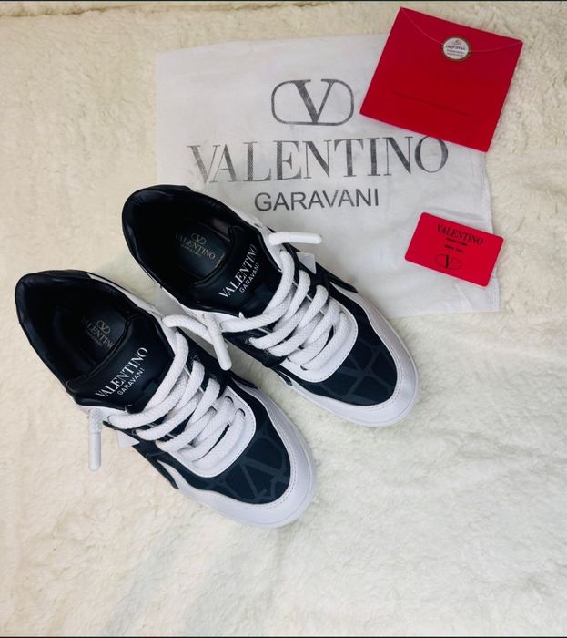 Valentino Garavani One Stud Premium unisex