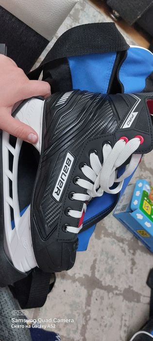 Коньки хоккейные