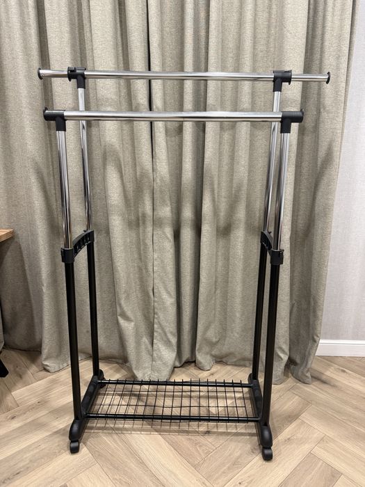 Напольная вешалка для одежды