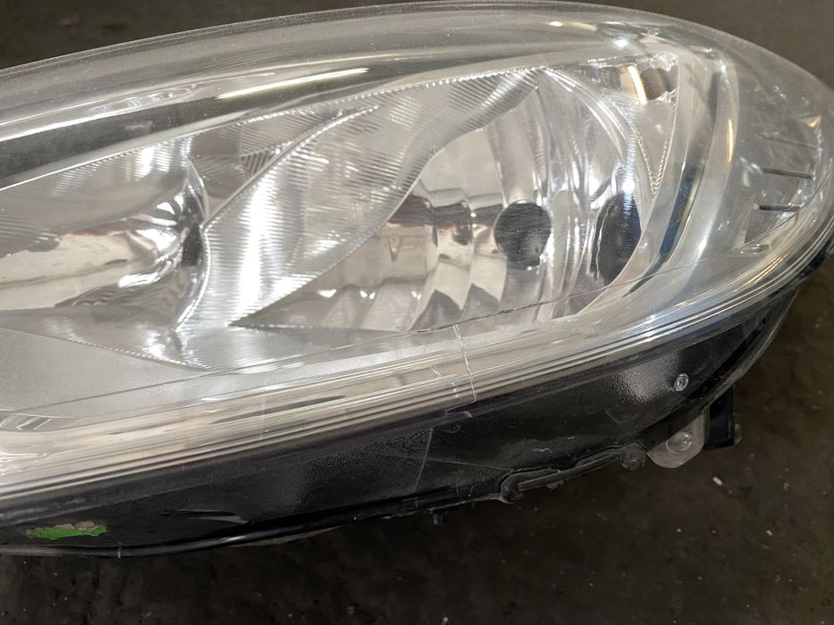 Far Ford focus 3 2011 - 2013 far stanga