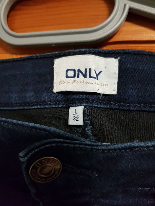 Дамски дънки еластични