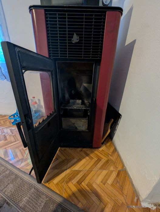 Sobă pe peleți Matilda 10 kW (aer cald) – Stare excelentă de funcționare