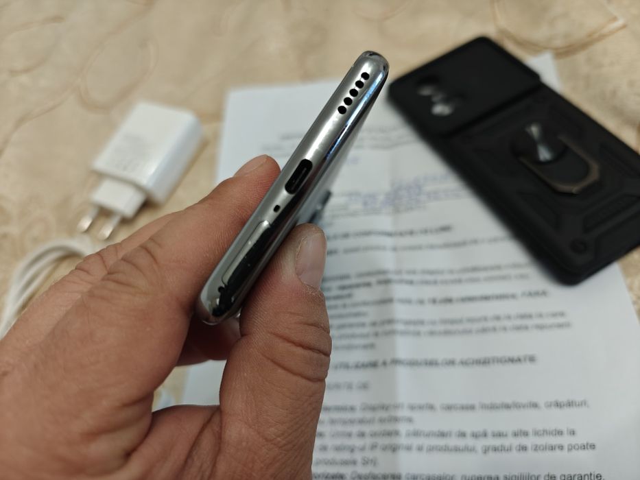 Oppo reno 10 impecabil in garanție până în aprilie 2027