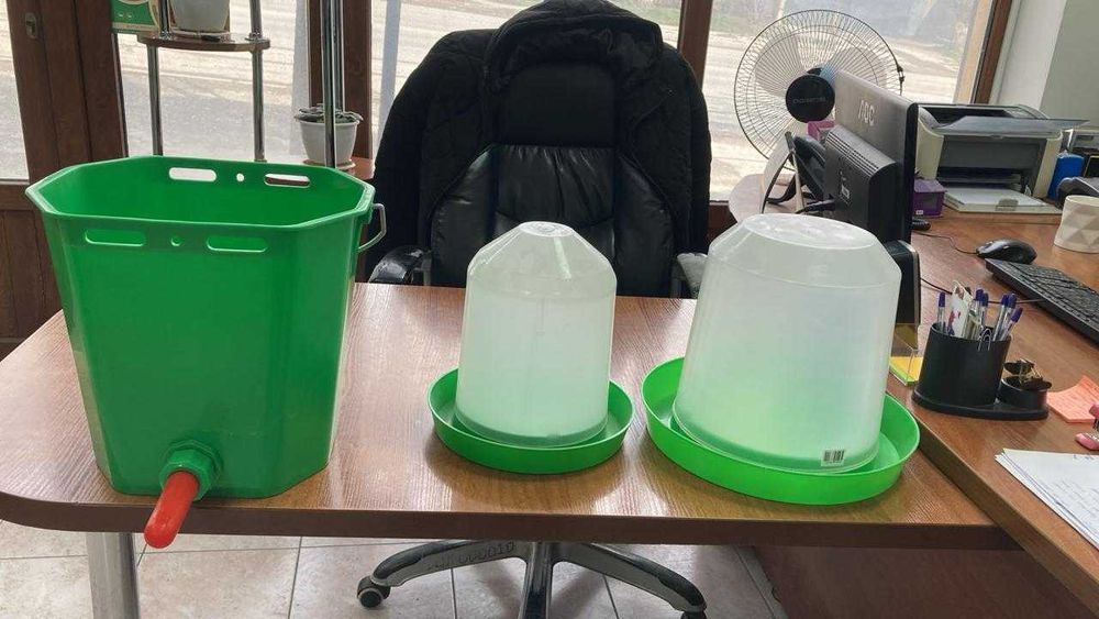 Кормушки для курей