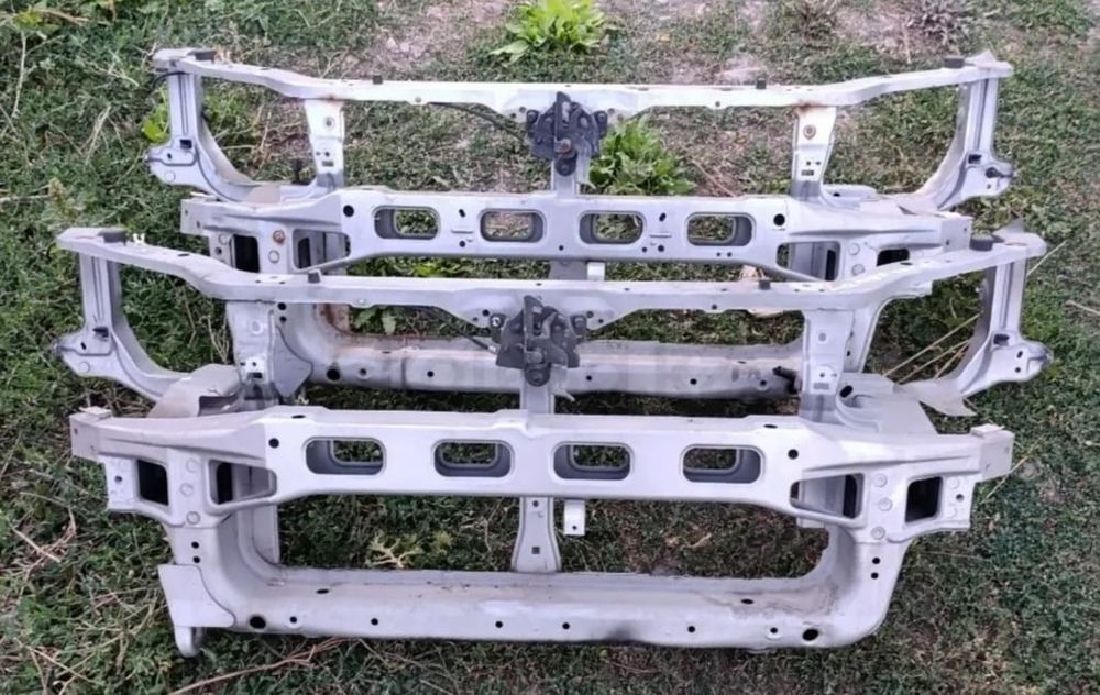 Дверь и телевизор от митсубиси