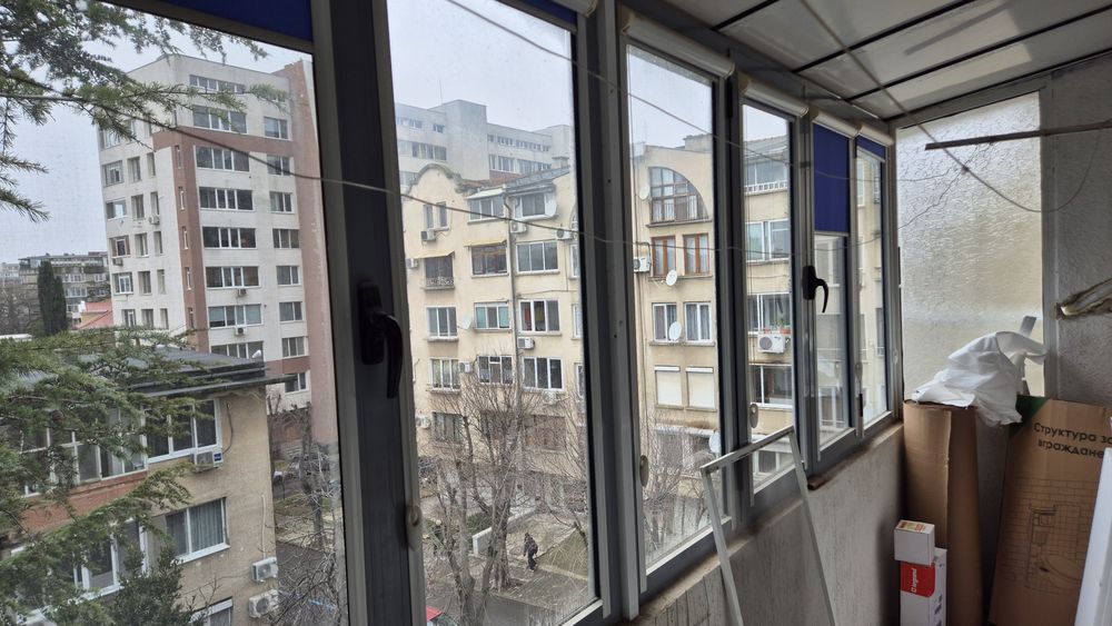 Дограма алуминиева 150е и врата pvc 35е