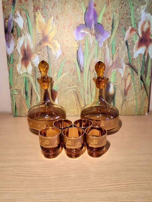 Коньячный штоф с рюмками. Винтаж. Чехословакия.Богемия. Янтарное стекл