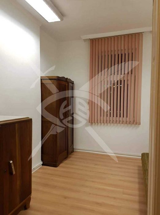 Дава се под наем Тристаен апартамент в София, Център - 100 кв.м за 648.21 € - Снимка #3