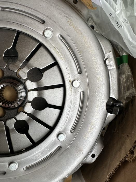 Kit ambreiaj cu volanta Noi in cutie Renault Megane 3 motor 1.9tdi