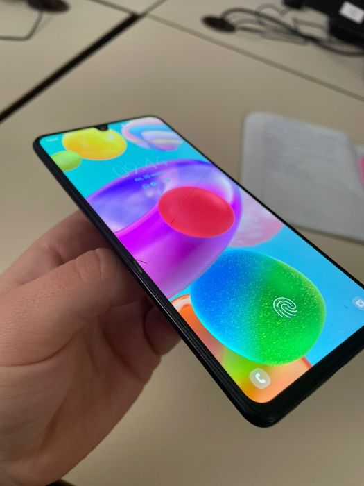 SAMSUNG A41 продам