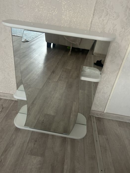 Подвесной шкаф в ванну